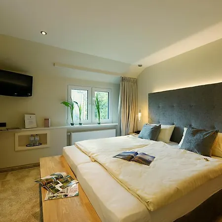 Отель Landidyll Haus Hochstein 3*