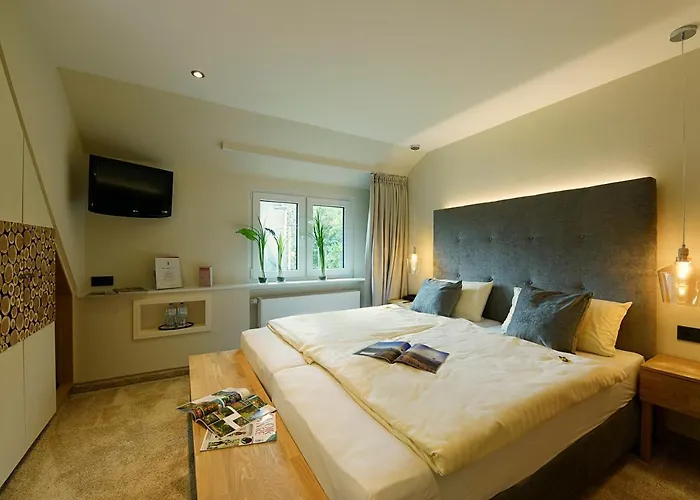 מלון Landidyll Haus Hochstein 3*